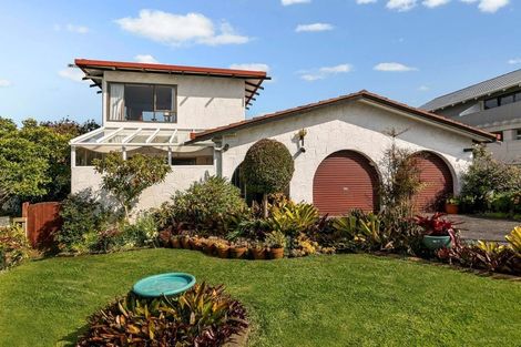 Photo of property in 258 Glamorgan Drive, Northcross, Auckland, 0630