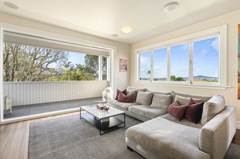 Photo of property in 73 Hinemoa Street, Birkenhead, Auckland, 0626
