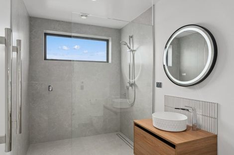 Photo of property in 3b Wallace Place, Westown, New Plymouth, 4310