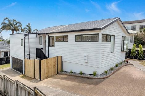 Photo of property in 1/410 Glenfield Road, Glenfield, Auckland, 0629