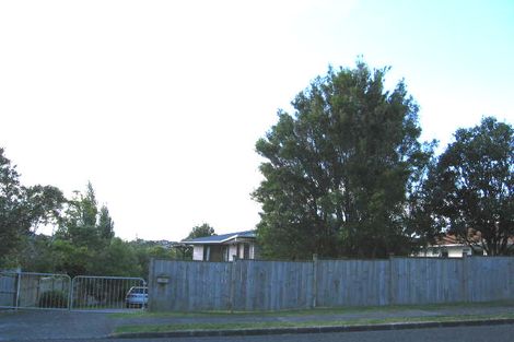 Photo of property in 18 Weatherly Road, Torbay, Auckland, 0630
