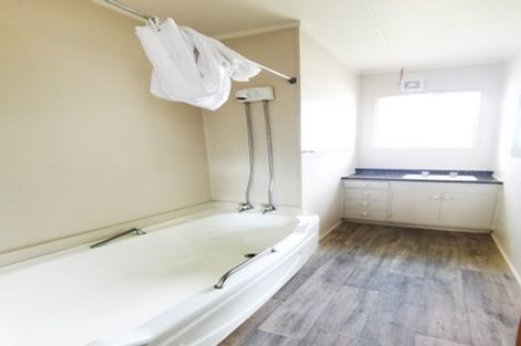 Photo of property in 1/6 Hemsway Place, Sunnyhills, Auckland, 2010