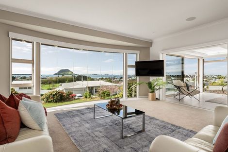 Photo of property in 3 Seaview Road, Otumoetai, Tauranga, 3110