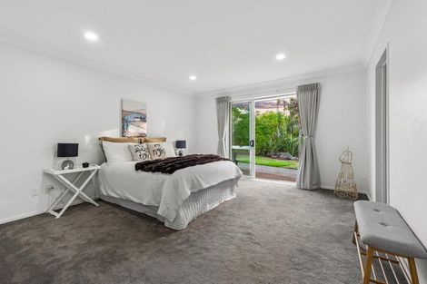 Photo of property in 16 Semillon Avenue, Henderson, Auckland, 0612