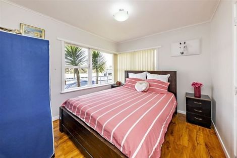 Photo of property in 49 Christmas Road, Manurewa, Auckland, 2102
