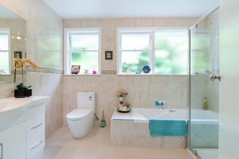 Photo of property in 9 Kauri Road, Birkenhead, Auckland, 0626