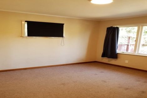 Photo of property in 2/9 Lex Avenue, Green Bay, Auckland, 0604