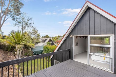 Photo of property in 12 Honeysuckle Lane, Mairangi Bay, Auckland, 0630
