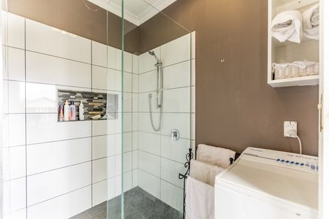 Photo of property in 1 Bowling Road, Greenmeadows, Napier, 4112