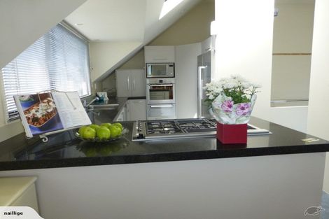 Photo of property in 8b Te Akau Crescent, Bucklands Beach, Auckland, 2012