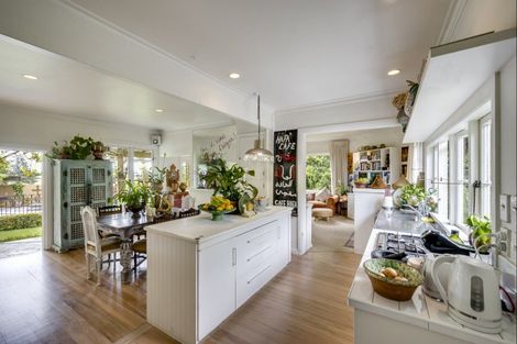 Photo of property in 56 Lucknow Road, Havelock North, 4130