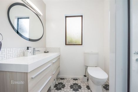 Photo of property in 18 Heath Grove, Waiwhetu, Lower Hutt, 5010