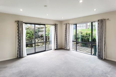 Photo of property in 19 Wye Oak Drive, Schnapper Rock, Auckland, 0632