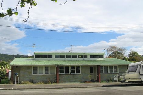 Photo of property in 2 Stream Grove, Heretaunga, Upper Hutt, 5018