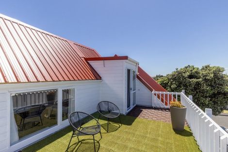 Photo of property in 2 Bermuda Grove, Paraparaumu Beach, Paraparaumu, 5032