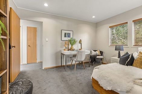 Photo of property in 2/32 Beresford Street, Bayswater, Auckland, 0622