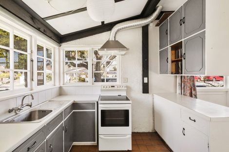 Photo of property in 133 Kings Crescent, Hutt Central, Lower Hutt, 5010