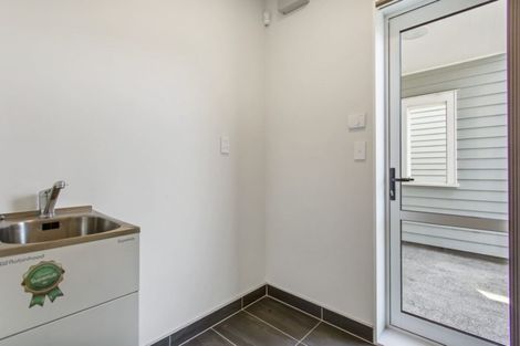 Photo of property in 87 Grove Road, Papakura, 2110