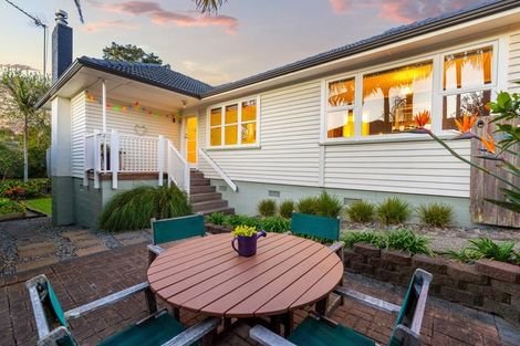 Photo of property in 12 Linwood Avenue, Forrest Hill, Auckland, 0620