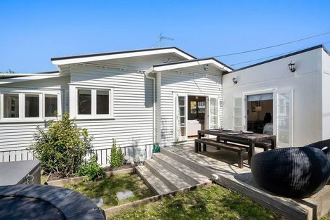 Photo of property in 1/18 Nile Road, Milford, Auckland, 0620