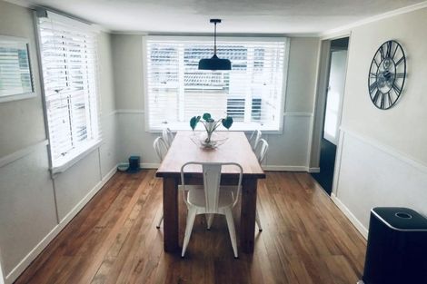 Photo of property in 136 Frankley Road, Frankleigh Park, New Plymouth, 4310