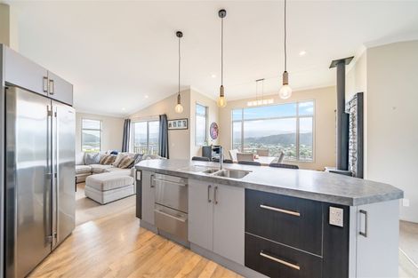 Photo of property in 15 James Nairn Grove, Riverstone Terraces, Upper Hutt, 5018