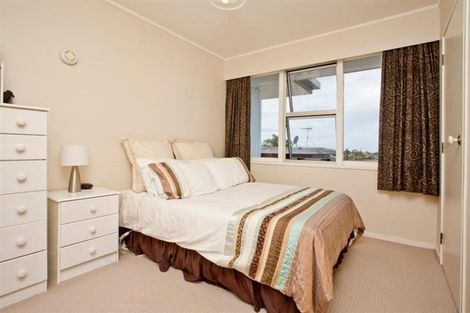 Photo of property in 1 Hume Drive, Hillcrest, Auckland, 0627