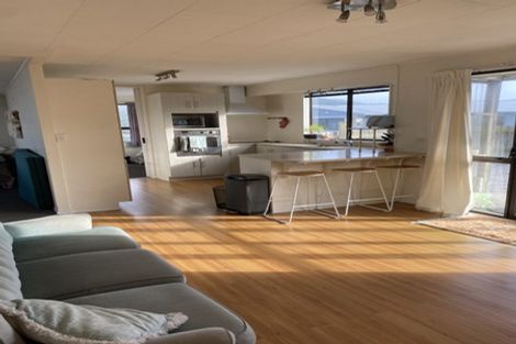 Photo of property in 15 Welland Place, Island Bay, Wellington, 6023