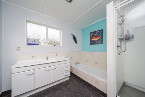 Photo of property in 11 Matai Place, Hawera, 4610