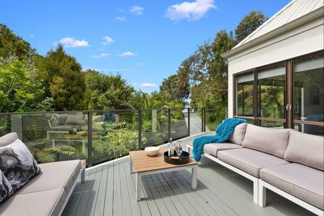 Photo of property in 38 Glenelg Road, Red Beach, 0932