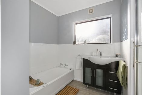 Photo of property in 21 Doncaster Terrace, Ascot Park, Porirua, 5024