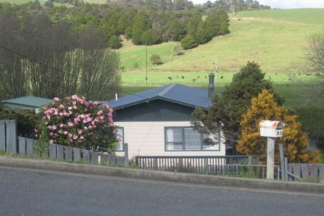 Photo of property in 92 Valley Road, Hikurangi, 0114