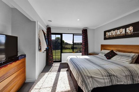 Photo of property in 1343 Devon Road, Brixton, Waitara, 4382