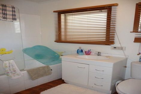 Photo of property in 2/238 Lake Road, Hauraki, Auckland, 0622