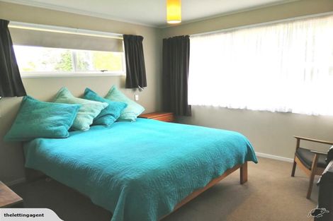 Photo of property in 12 Shaw Road, Oratia, Auckland, 0604