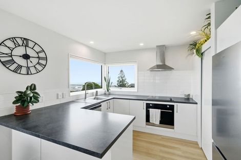 Photo of property in 5b Madeley Road, Mount Pleasant, Christchurch, 8081