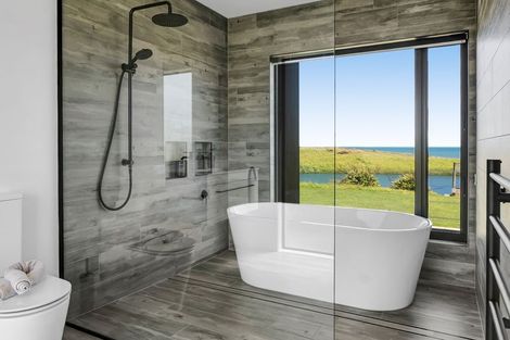 Photo of property in 21 Rosemount Road, Waverley, 4591