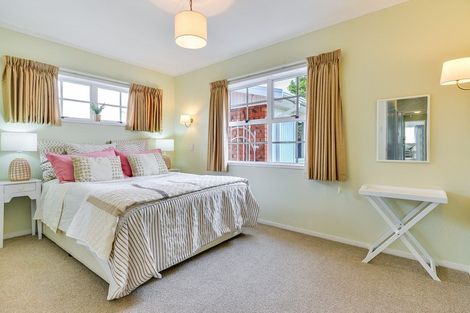 Photo of property in 11 Sandalwood Drive, Dinsdale, Hamilton, 3204