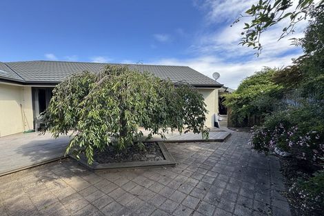 Photo of property in 34 Blue Gum Place, New Brighton, Christchurch, 8083