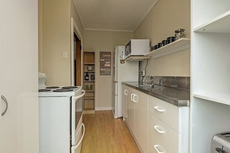 Photo of property in 16 Freyberg Street, Roslyn, Palmerston North, 4414