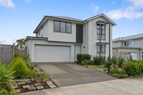 Photo of property in 16 Onekura Street, Red Beach, 0932