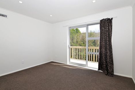 Photo of property in 19 Bendigo Grove, Newlands, Wellington, 6037