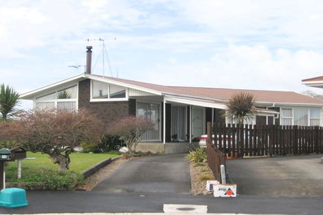 Photo of property in 10 Bremridge Place, Melville, Hamilton, 3206