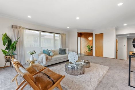 Photo of property in 2/27 Santa Monica Place, Goodwood Heights, Auckland, 2105