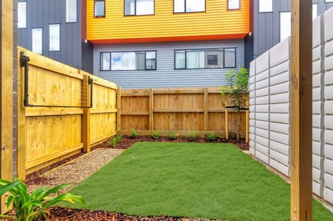 Photo of property in 7/3234 Great North Road, New Lynn, Auckland, 0600