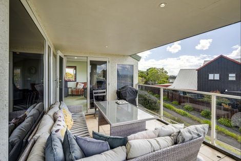 Photo of property in 76a Churchill Drive, Taradale, Napier, 4112