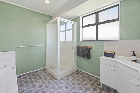 Photo of property in 19 Ward Place, Richmond Heights, Taupo, 3330