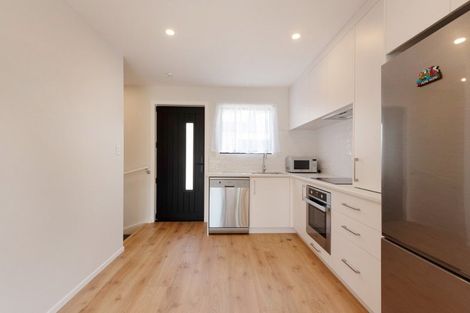 Photo of property in 3/1 Robert Street, Newlands, Wellington, 6037