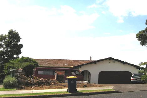 Photo of property in 8 Robin Lane, Browns Bay, Auckland, 0630