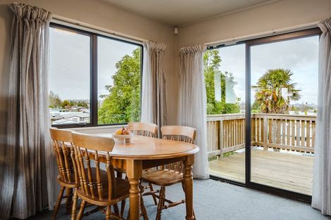 Photo of property in 28 Pringle Place, Nawton, Hamilton, 3200